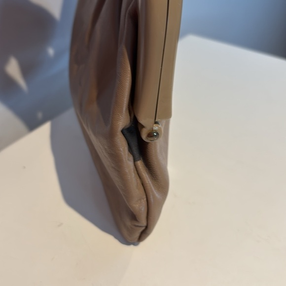 Vintage taupe leather and lucite clutch purse - Picture 10 of 12